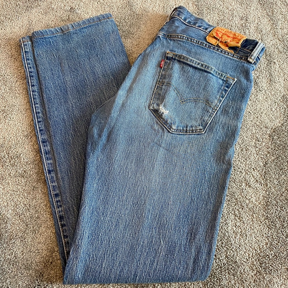 Mens Levi’s 501 blue jeans 34x32 button fly classic fit
